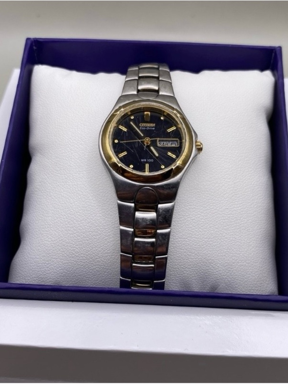 Citizen Solar Eco-Drive Watch
Women Silver Gold Tone Round E000-K17578
